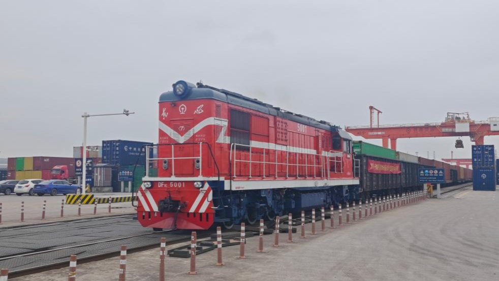 义乌至宁波舟山港海铁联运班列业务量累计达100万标准箱