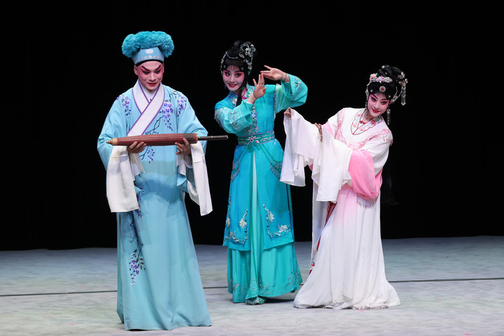 Autriche : représentation de l'opéra chinois "La légende du serpent blanc"