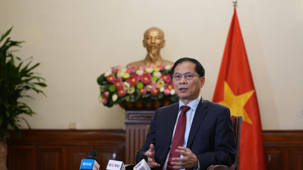 高端访谈丨越中关系“在多个领域实现强劲、全面和显著发展”——访越南副总理兼外长裴青山