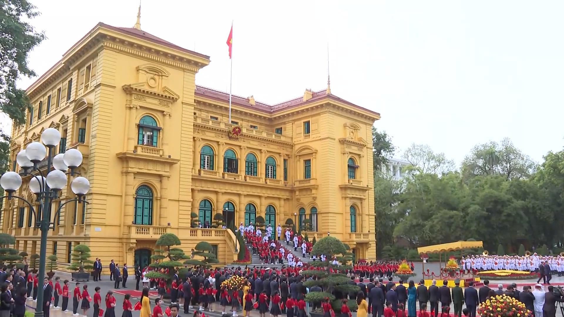 越共中央总书记苏林为习近平举行欢迎仪式