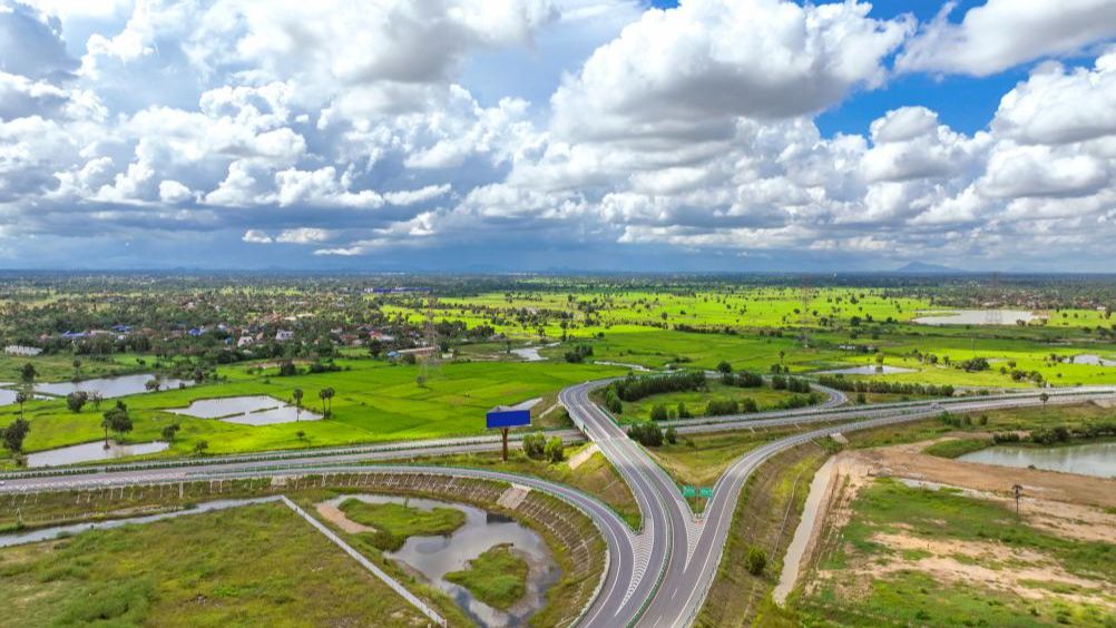 心相近丨中柬携手铺就发展振兴路