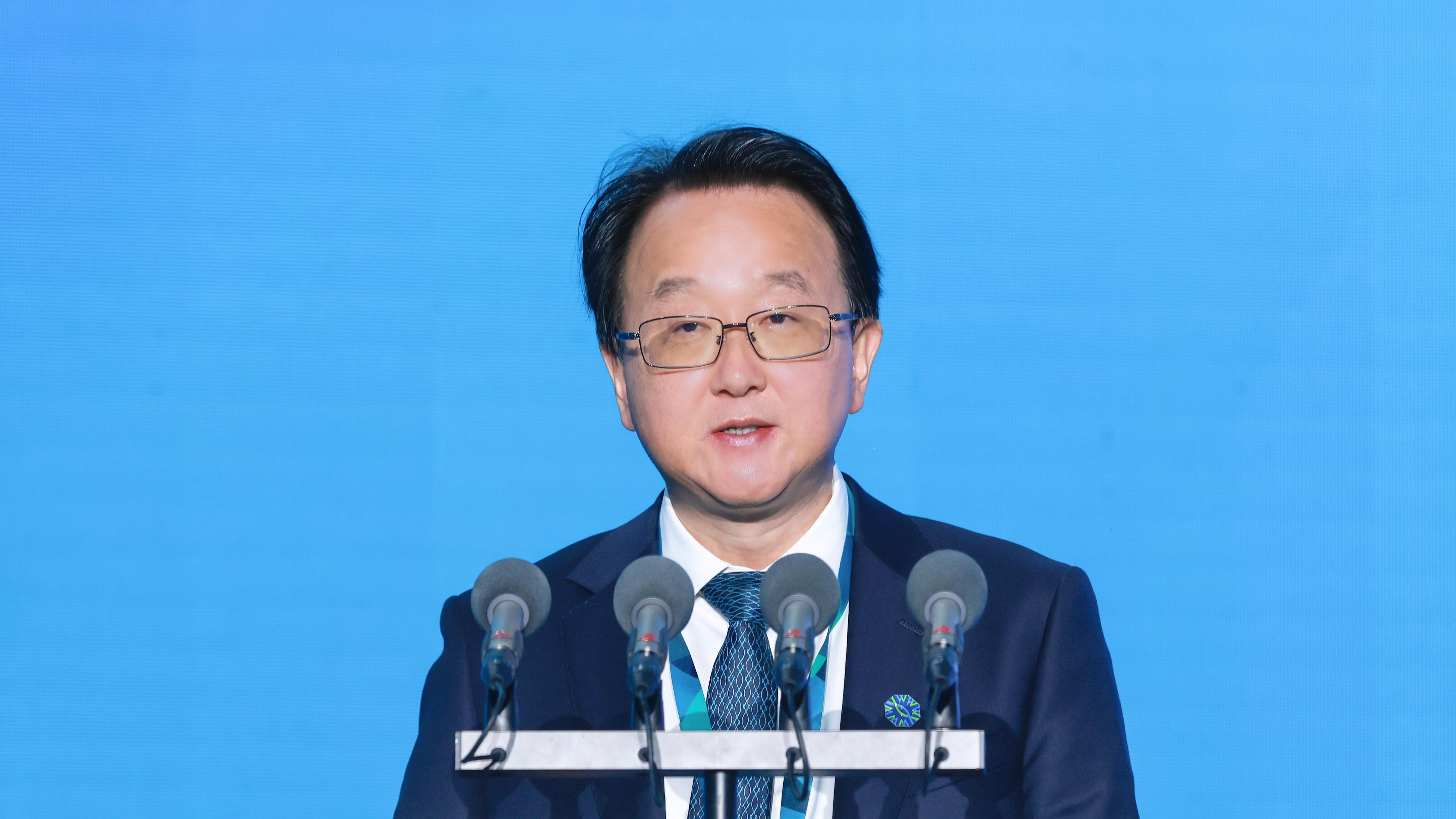 搭建好海丝论坛国际对话平台为全球港航发展贡献合作力量——访浙江省海港集团、宁波舟山港集团董事长陶成波