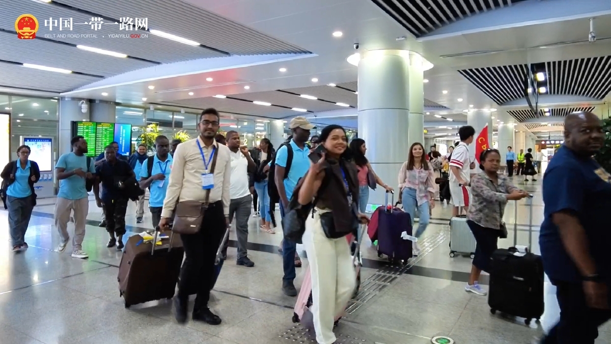 非洲青年媒体人士研修班走进长沙