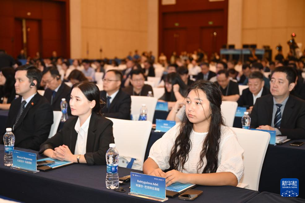 “世界市长对话·上合峰会城市”活动在津举行