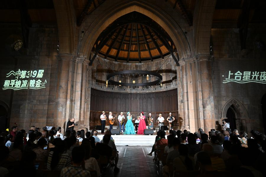 Chine : un spectacle de nuit d'été présenté à Tianjin