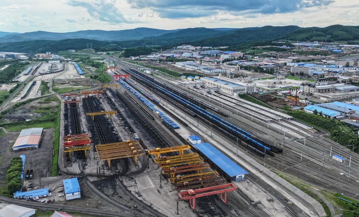 По "восточному коридору" ж/д грузоперевозок Китай-Европа в этом году прошло более 3 000 поездов