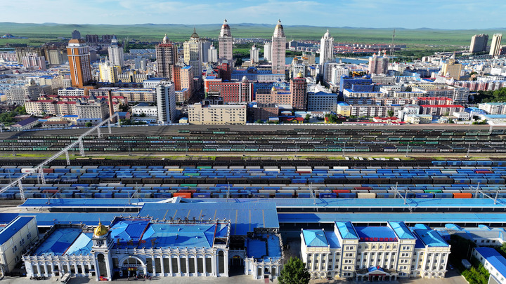 По "восточному коридору" ж/д грузоперевозок Китай-Европа в этом году прошло более 3 000 поездов