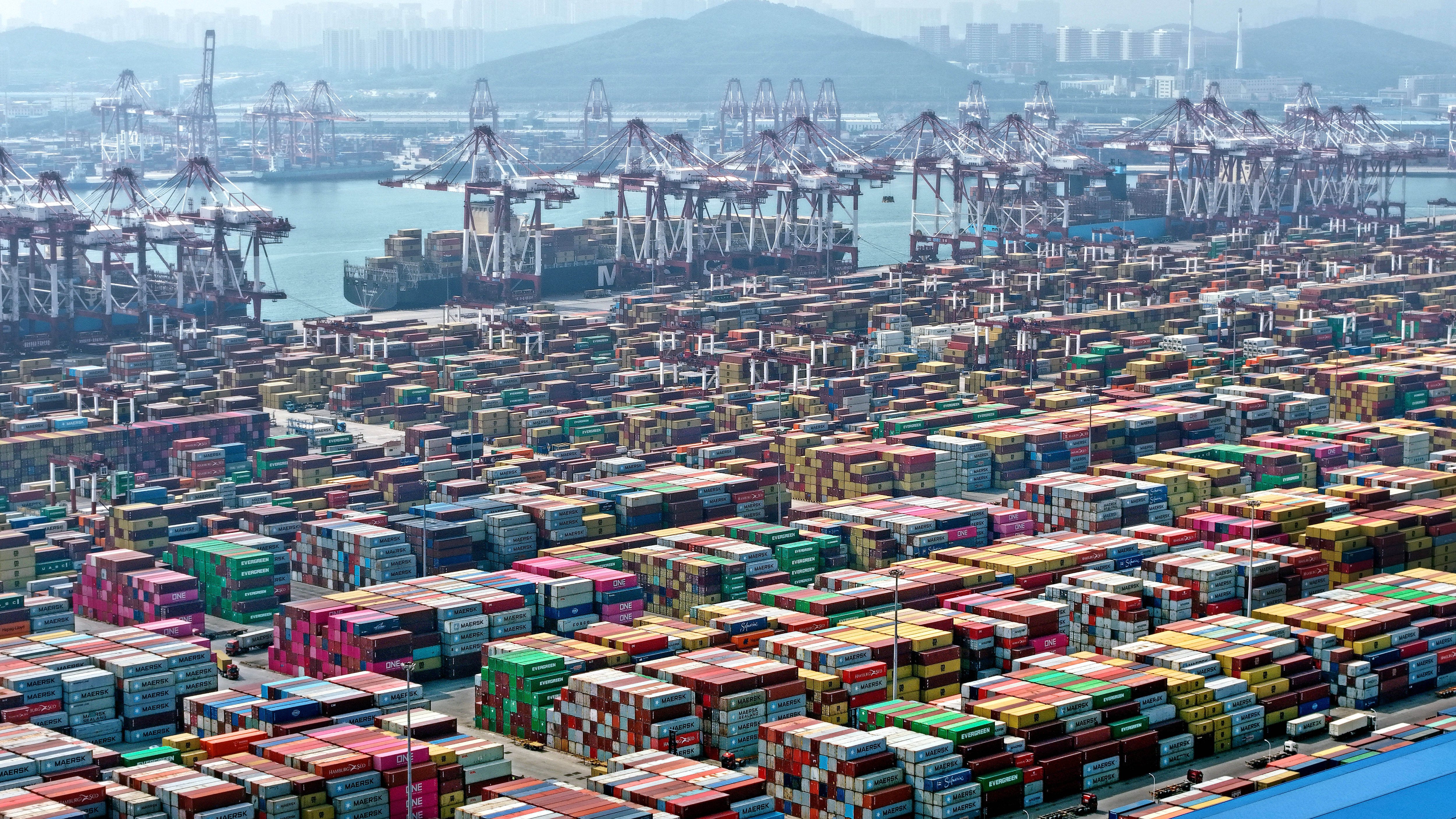 Puerto de Qingdao suma 22 nuevas rutas comerciales de salida este año