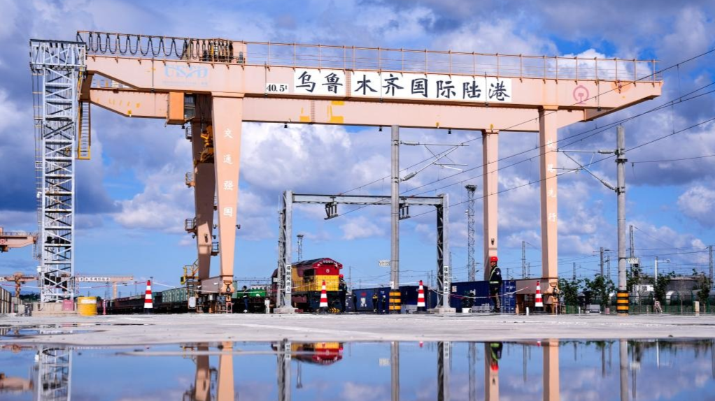 习近平总书记关切事丨潮涌天山活力新