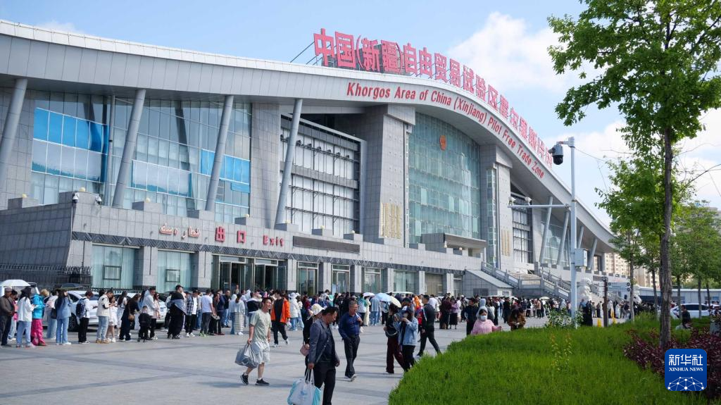 潮涌新疆70年 丝路新程：立体通道联通亚欧