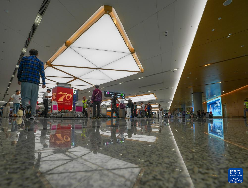 潮涌新疆70年 丝路新程：立体通道联通亚欧