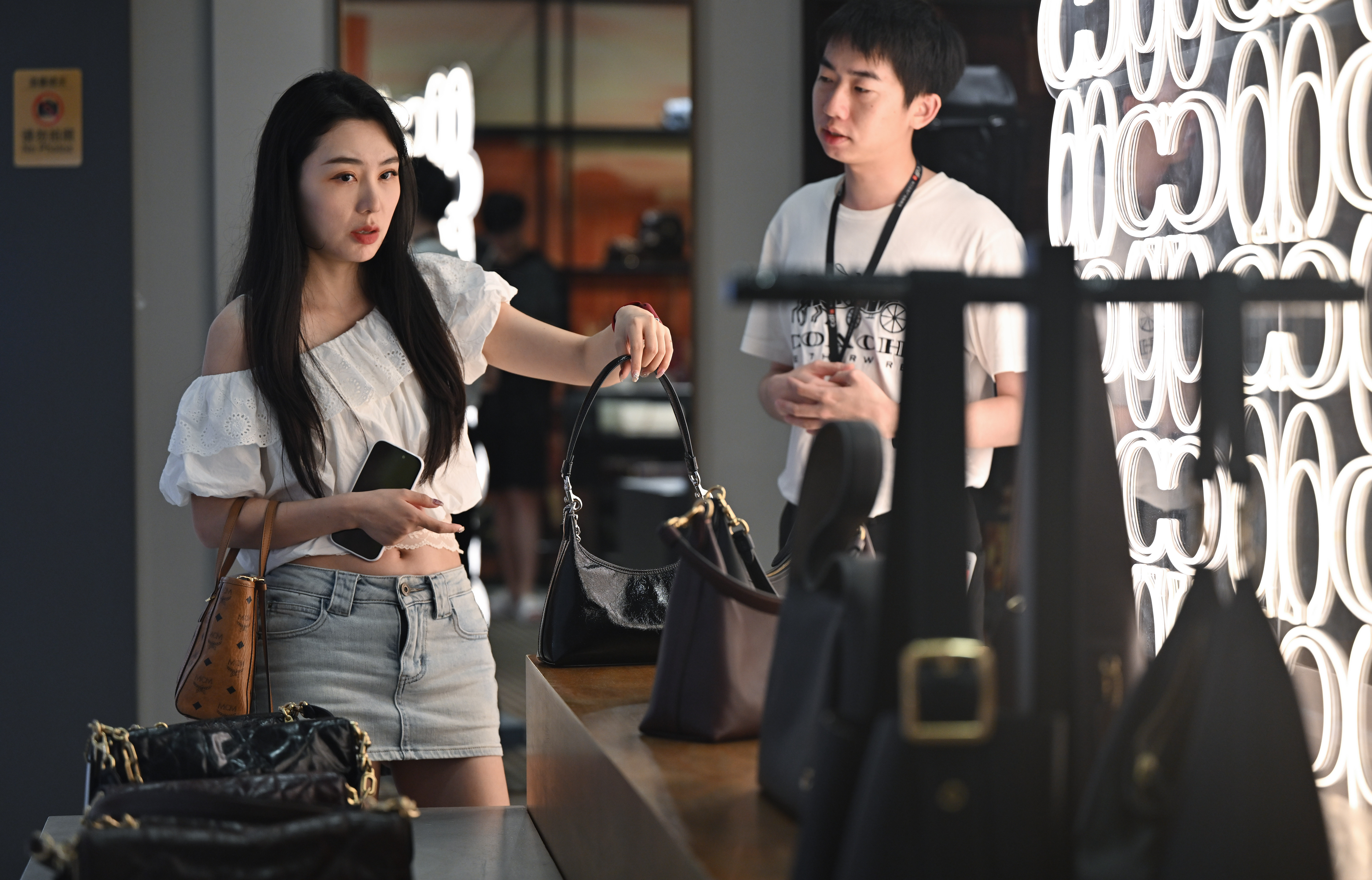 Hainan amplia el alcance de productos libres de impuestos en alta mar añadiendo dos nuevas categorías de productos