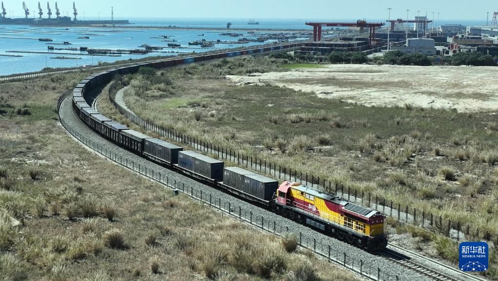 西部陆海新通道班列累计发送货物突破500万标箱