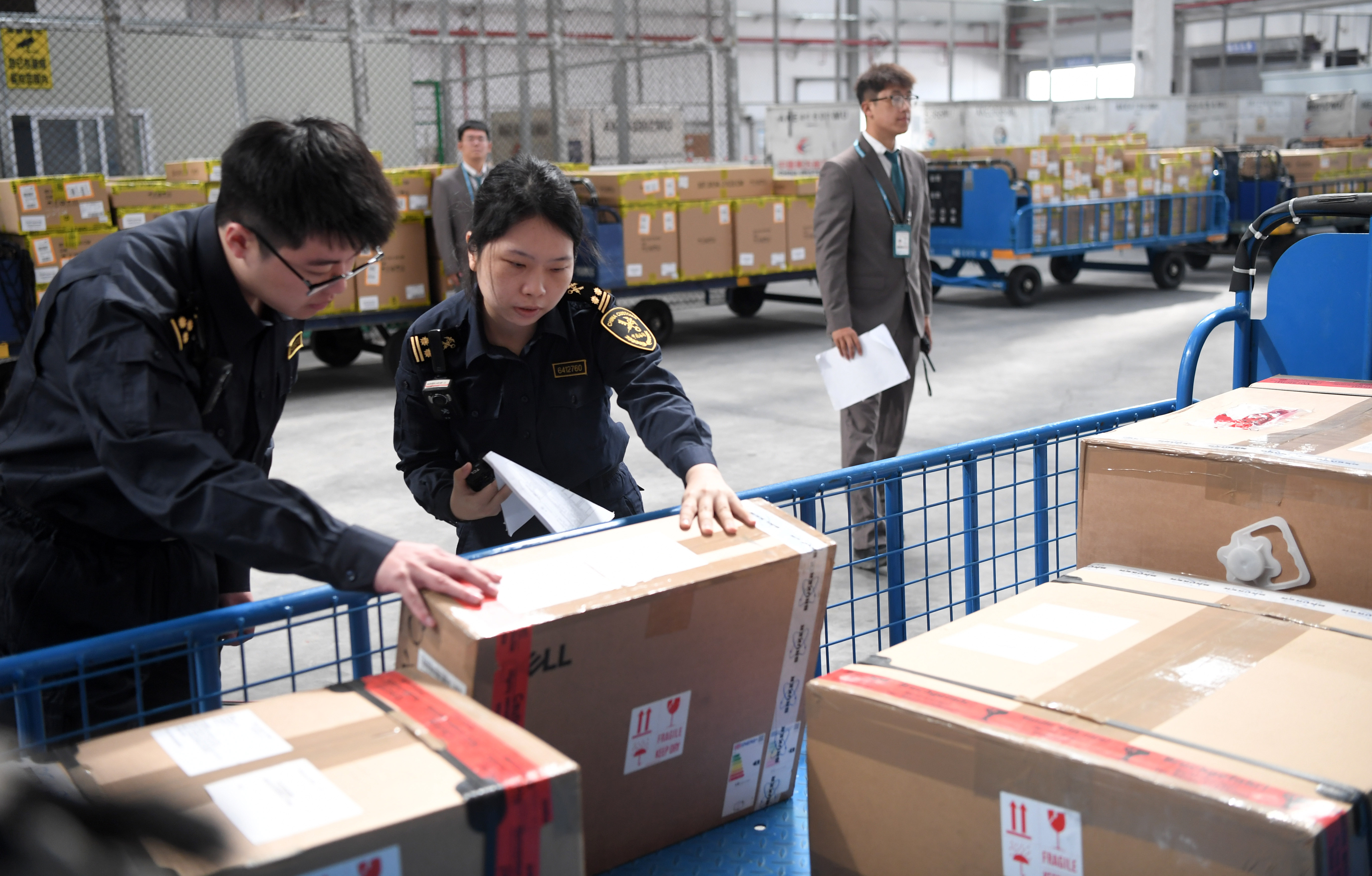 China convierte isla de Hainan en zona de supervisión aduanera especial