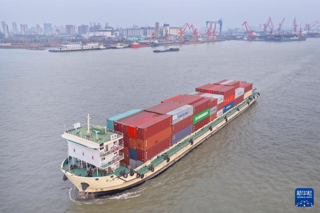 By 2025, the cargo throughput of ports along the Yangtze River will reach a new historical high