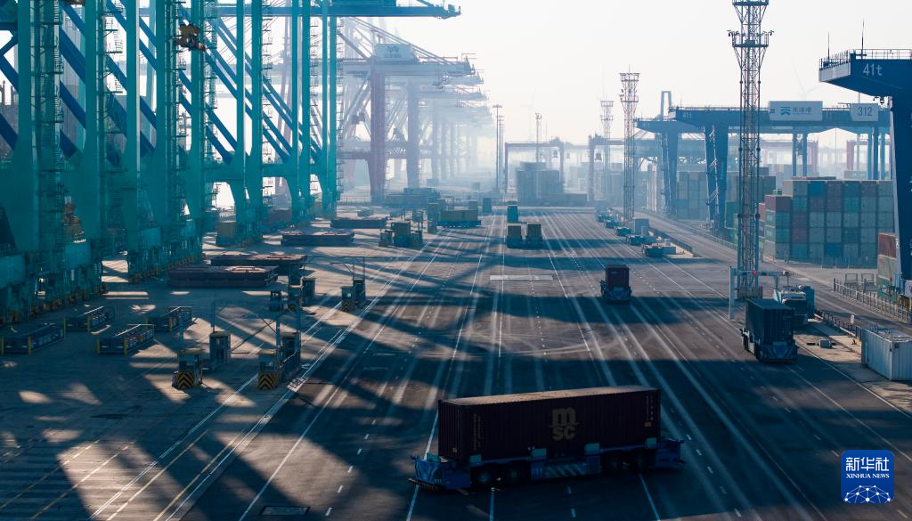 港口作业忙 力争“开门红”