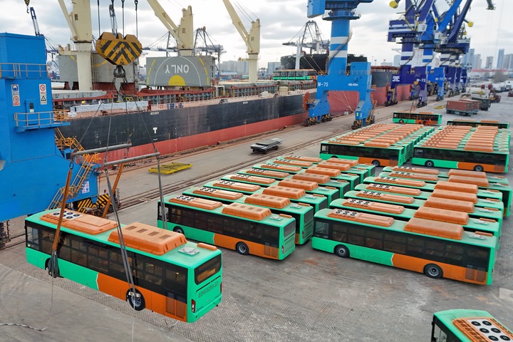 Exportation vers le Mexique de bus fonctionnant au gaz naturel construits en Chine