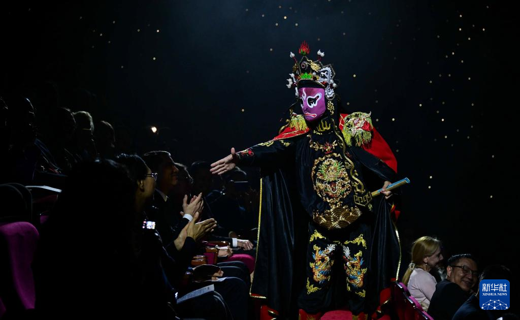 土库曼斯坦举行“欢乐春节”演出