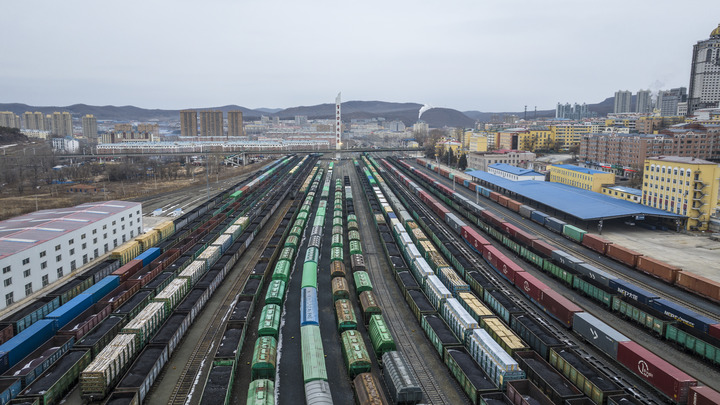 Corredor oriental de la red de trenes de carga China-Europa supera los 1.000 viajes en 2026