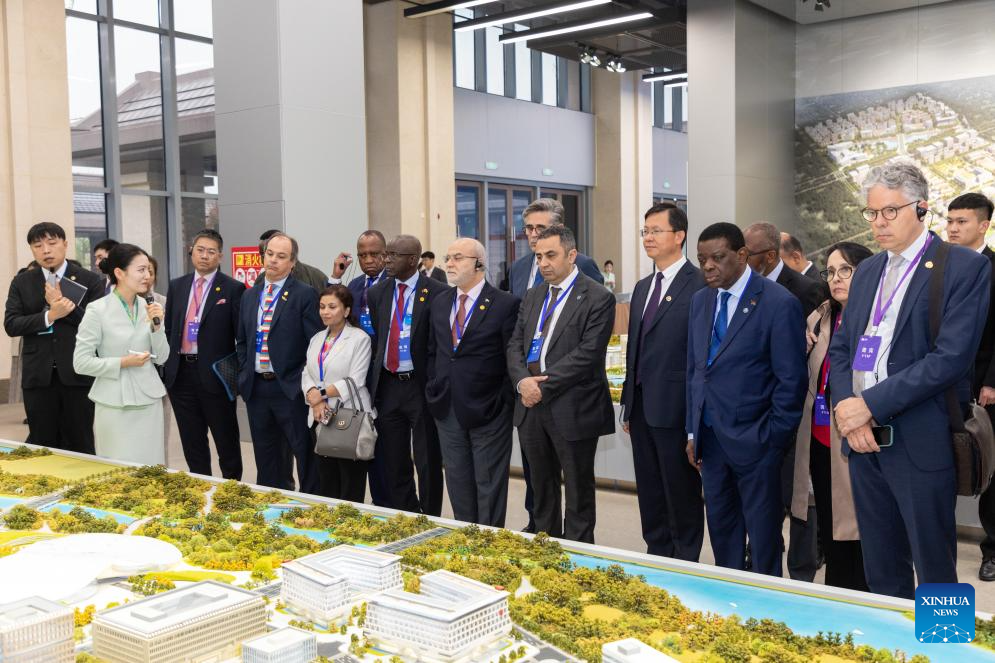 Across China: Foreign envoys tour Hebei in north China, seek business ties, urban innovation insights