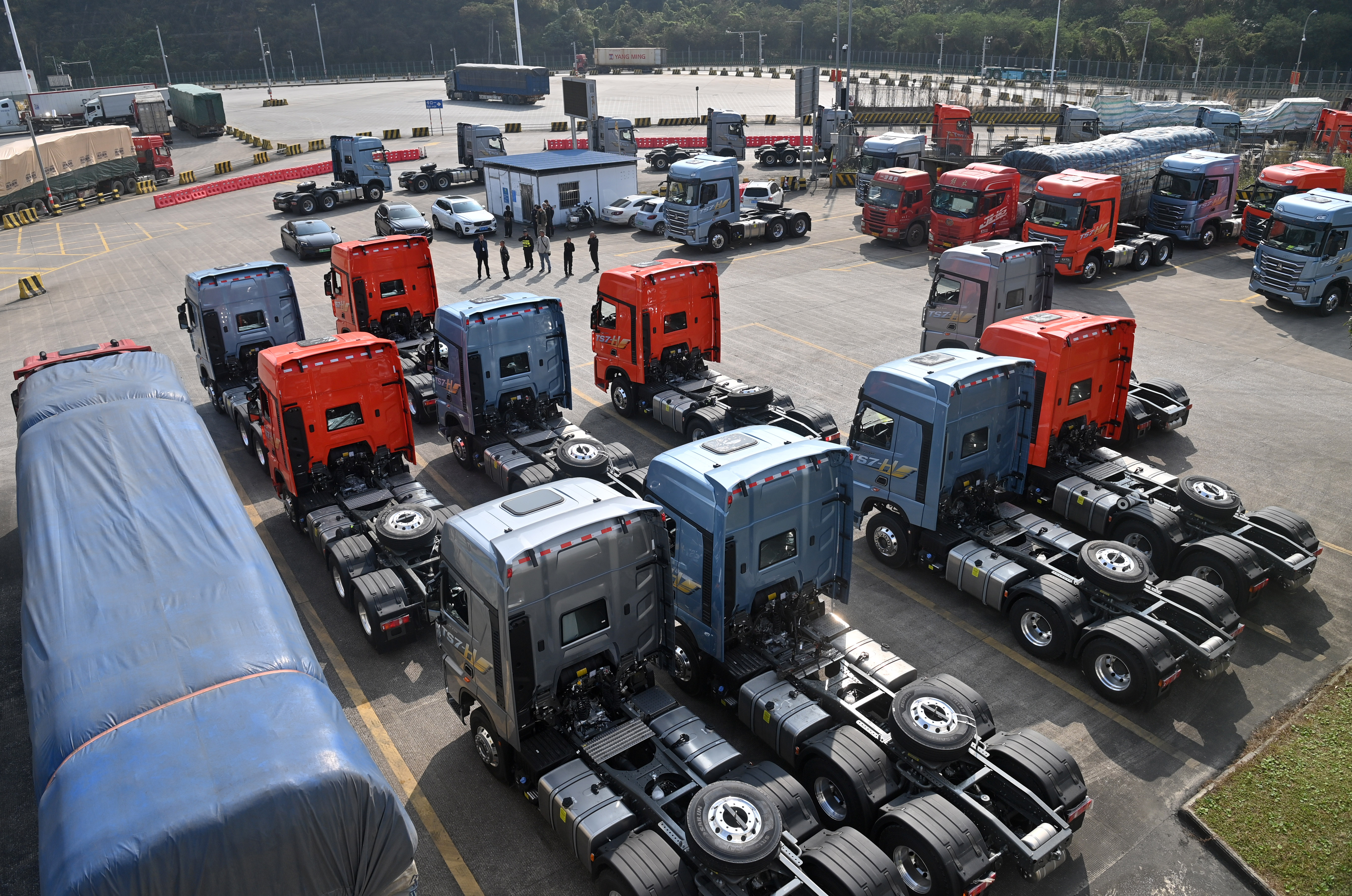 广西友谊关口岸：“快捷通”再升级 出入境更便利