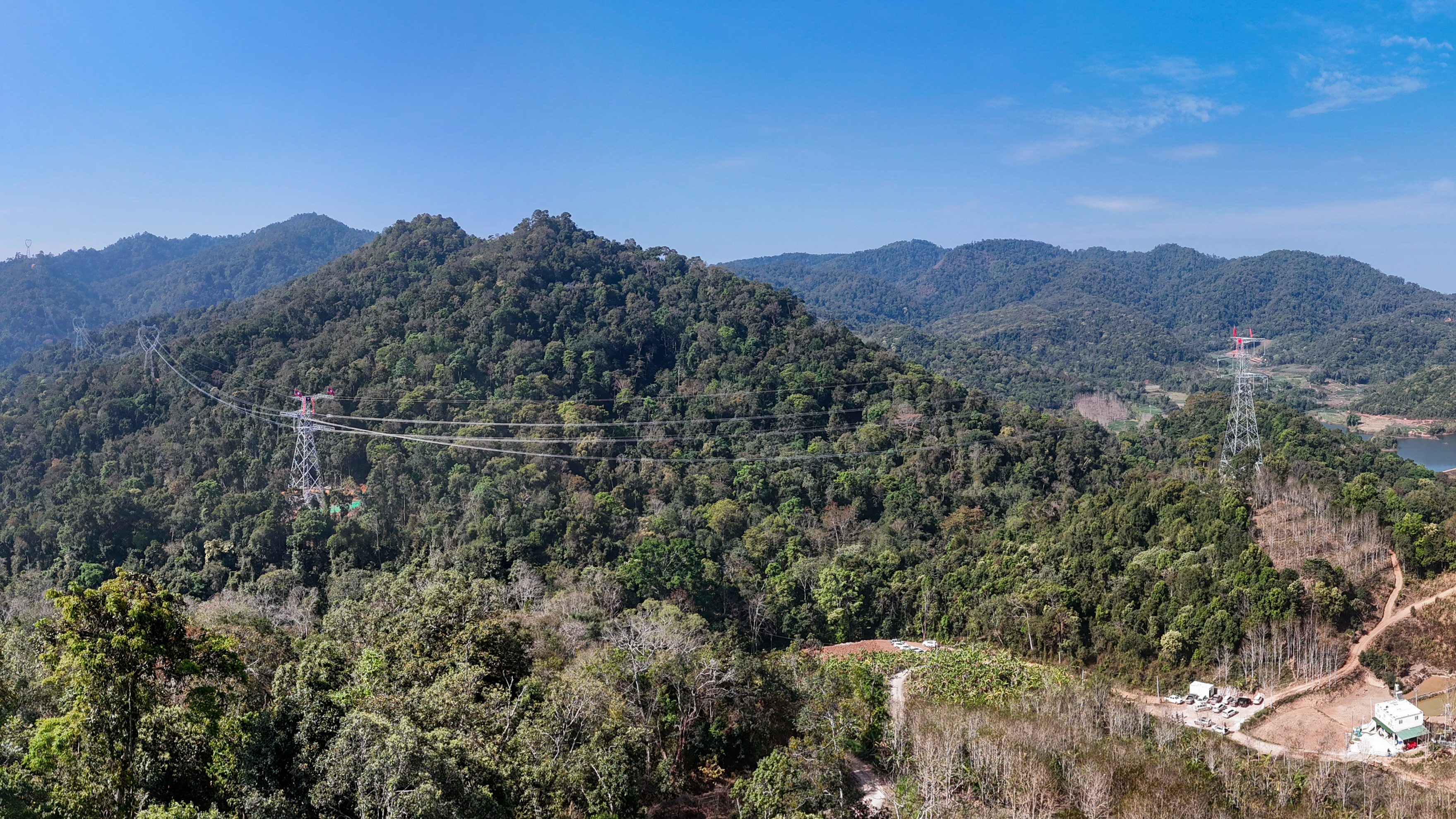 中老500千伏联网工程输电线路全线贯通