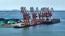 今年前6个月西部陆海新通道班列运量同比增长76.9%