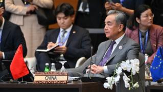 Le MAE chinois participe à la réunion des ministres des Affaires étrangères du Forum régional de l'ASEAN