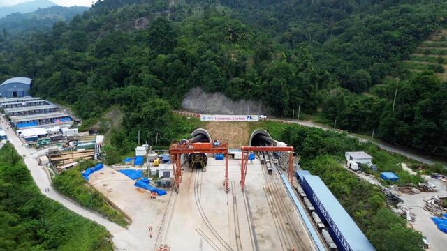 中企承建的马来西亚东海岸铁路项目全部隧道贯通