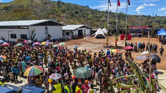 中国援助巴新菌草旱稻项目永久性示范基地落成