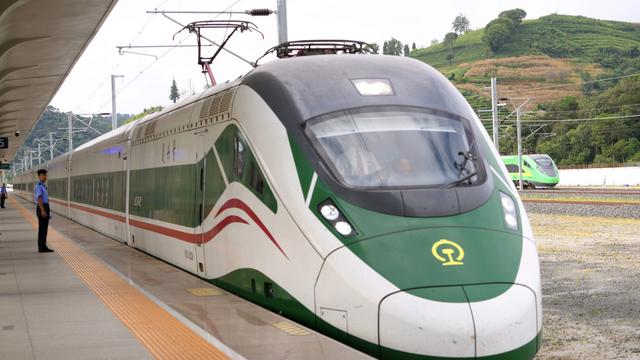 中老铁路发送旅客突破6000万人次