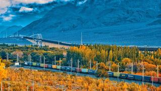 光轨纪·中欧班列故事 | 从通江达海到货畅其流