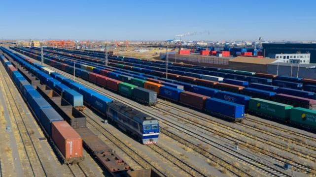 中歐班列中通道年內(nèi)通行量首次突破3500列