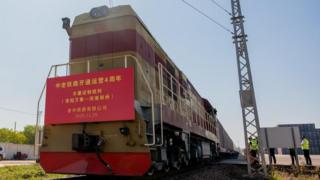 Laos : un train de conteneurs chargé d'amidon de manioc part pour Zhengzhou