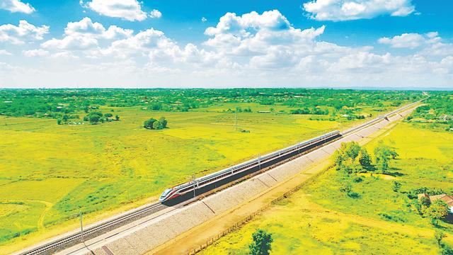 中老铁路的24小时