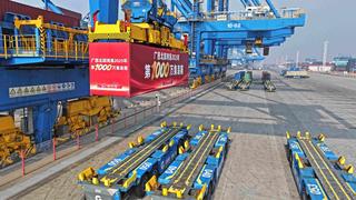 Tráfico de contenedores del puerto del Golfo de Beibu en Guangxi alcanza este año 10 millones de TEU