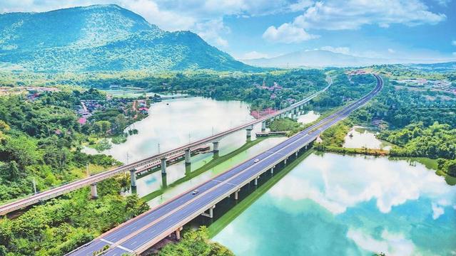 大道通衢联中老 五载同心铸标杆——中老高速公路万象至万荣段通车五周年纪实