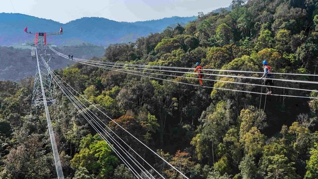 中老500千伏联网工程输电线路全线贯通