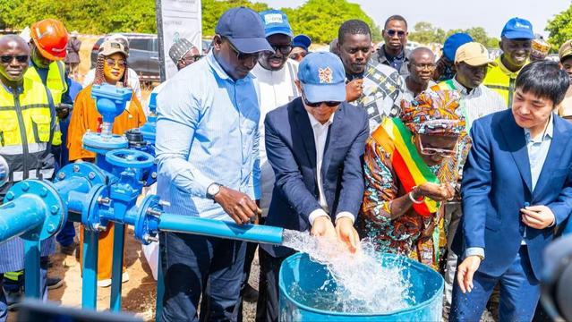 中国进出口银行融资支持的塞内加尔乡村打井二期项目成功出水