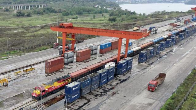 西部陆海新通道再拓新线 涪陵SKD件班列首发北非