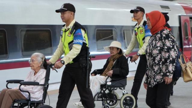 雅万高铁持续完善重点旅客服务 今年前8月服务9000人次
